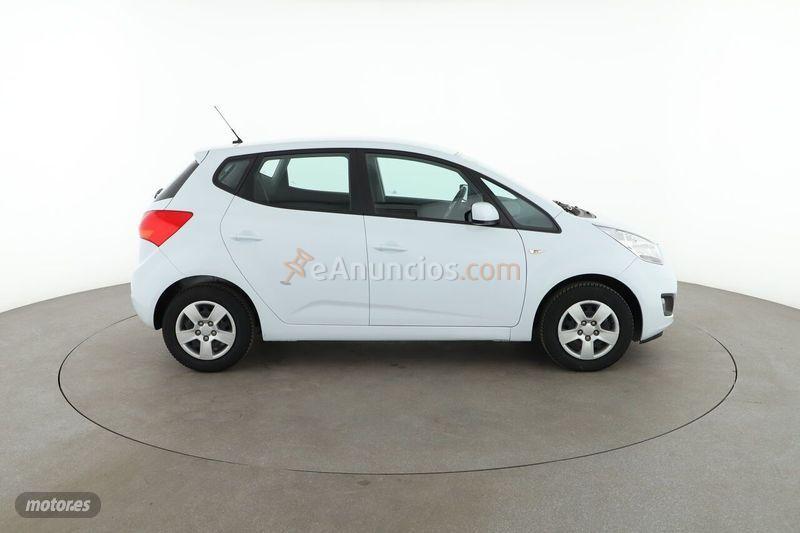 Kia Venga 1.4 CVVT 90cv Basic de 2015 con 25.974 Km por 9.899 EUR. en Malaga