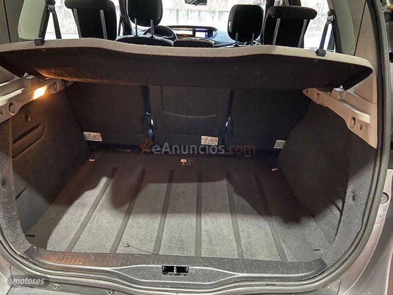 Renault Scenic Dynamique TCE 130cv de 2010 con 210.000 Km por 5.990 EUR. en Madrid