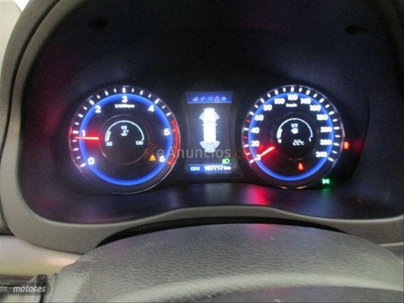 Hyundai i40 CW 1.7 CRDi 85kW 115CV BlueDrive Tecno de 2016 con 164.000 Km por 12.500 EUR. en Leon