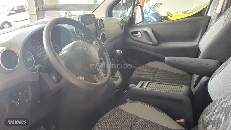 Peugeot Partner TEPEE Active 1.2 PureTech 110 de 2016 con 130.000 Km por 10.900 EUR. en Las Palmas