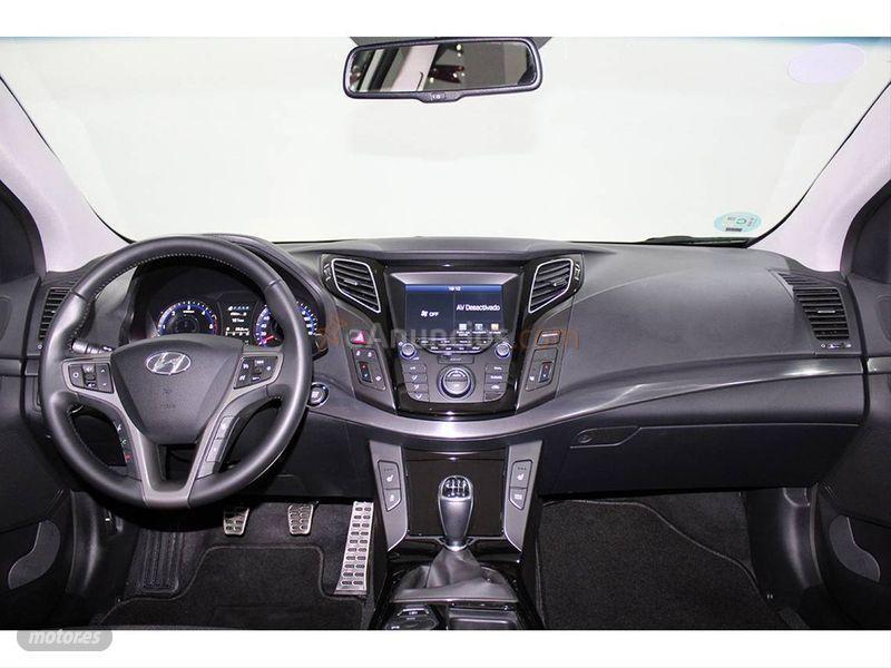 Hyundai i40 CW 1.6 CRDi 85kW 115CV Tecno de 2020 con 19.200 Km por 23.495 EUR. en Cadiz