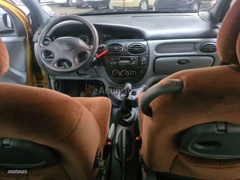 Renault Megane SCENIC RT 1.6 16V de 2000 con 150.000 Km por 1.400 EUR. en Salamanca