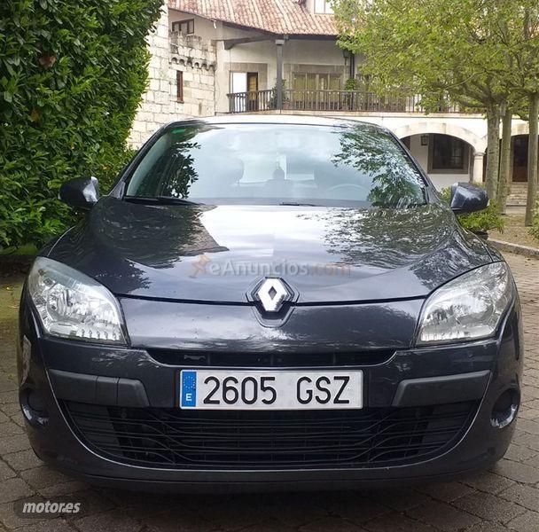 Renault Megane Sport Tourer Business dCi 110 eco2 de 2010 con 199.000 Km por 3.900 EUR. en Burgos