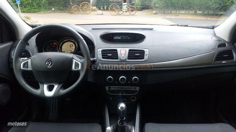 Renault Megane Sport Tourer Business dCi 110 eco2 de 2010 con 199.000 Km por 3.900 EUR. en Burgos