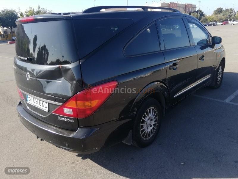 Ssangyong Rodius Premium de 2009 con 208.000 Km por 4.500 EUR. en Cadiz