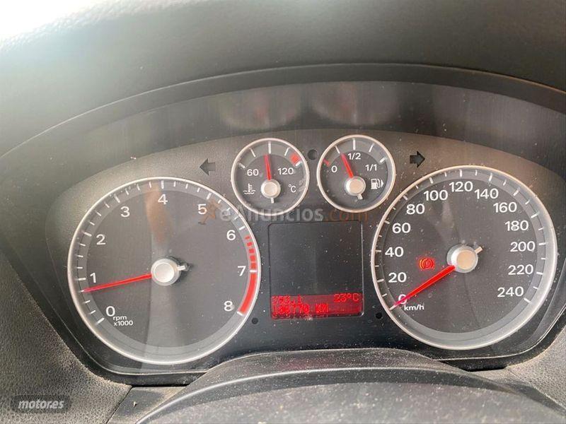 Ford Focus 2.0 CC Titanium de 2008 con 106.000 Km por 8.090 EUR. en Barcelona