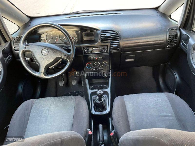 Opel Zafira 2.0 Dti 16v Elegance de 2001 con 170.000 Km por 1.400 EUR. en Barcelona