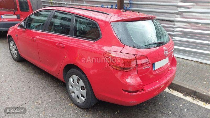 Opel Astra 1.7 CDTi 110 CV Selective ST de 2012 con 220.000 Km por 6.500 EUR. en Barcelona