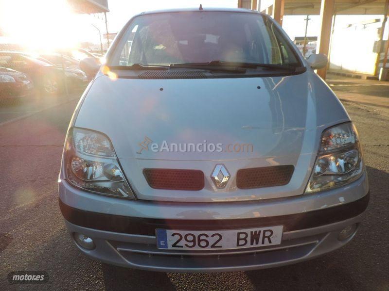 Renault Megane SCENIC EXPRESSION 1.9DCI de 2002 con 204.000 Km por 1.300 EUR. en Badajoz