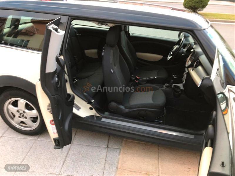 Mini Cooper Cooper Clubman de 2010 con 130.000 Km por 8.900 EUR. en Salamanca