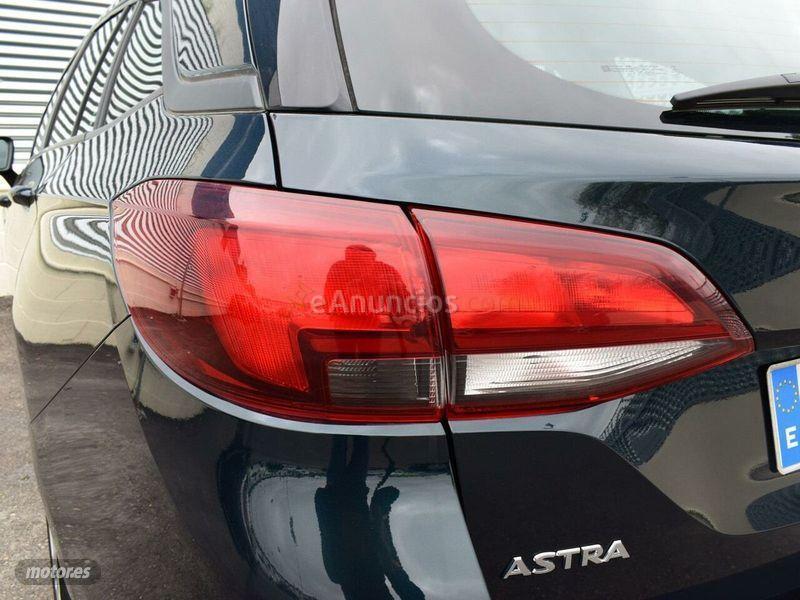 Opel Astra 1.6 CDTi 110 CV Selective ST de 2016 con 108.000 Km por 9.390 EUR. en Madrid