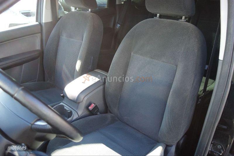 Ford Focus C-Max 2.0 Ghia de 2005 con 152.104 Km por 3.500 EUR. en Valencia