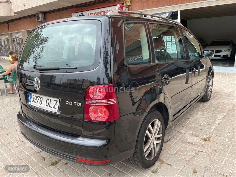 Volkswagen Touran 2.0 TDI 140cv Highline de 2009 con 260.000 Km por 5.900 EUR. en Barcelona