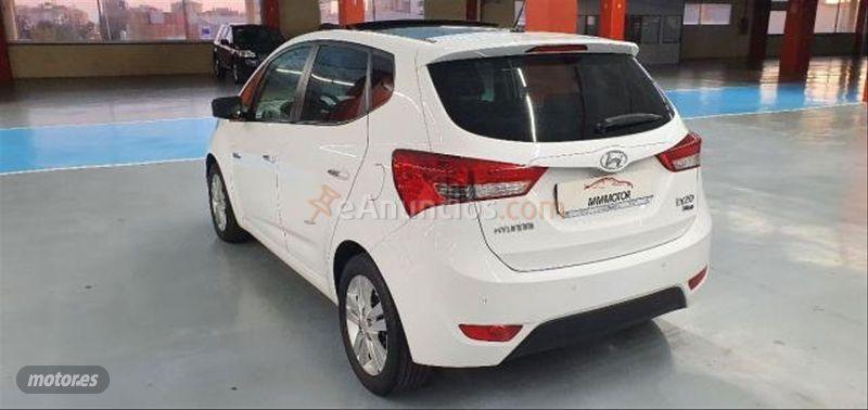 Hyundai iX20 1.6 CRDi 115 CV BlueDrive Tecno de 2015 con 40.000 Km por 12.500 EUR. en Barcelona