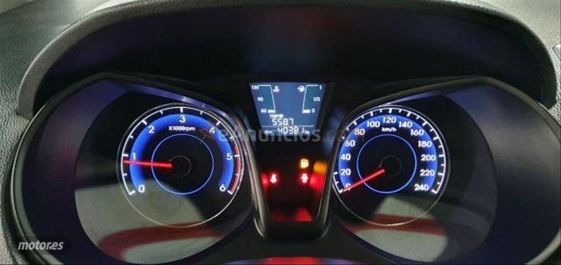 Hyundai iX20 1.6 CRDi 115 CV BlueDrive Tecno de 2015 con 40.000 Km por 12.500 EUR. en Barcelona