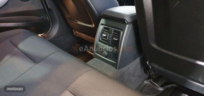 BMW Serie 3 318d xDrive Touring de 2017 con 90.000 Km por 18.300 EUR. en Sevilla