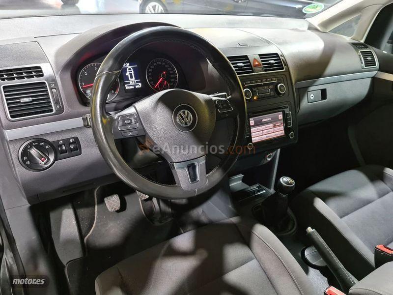 Volkswagen Touran 1.6 TDI 105cv Advance de 2012 con 135.000 Km por 14.900 EUR. en Malaga