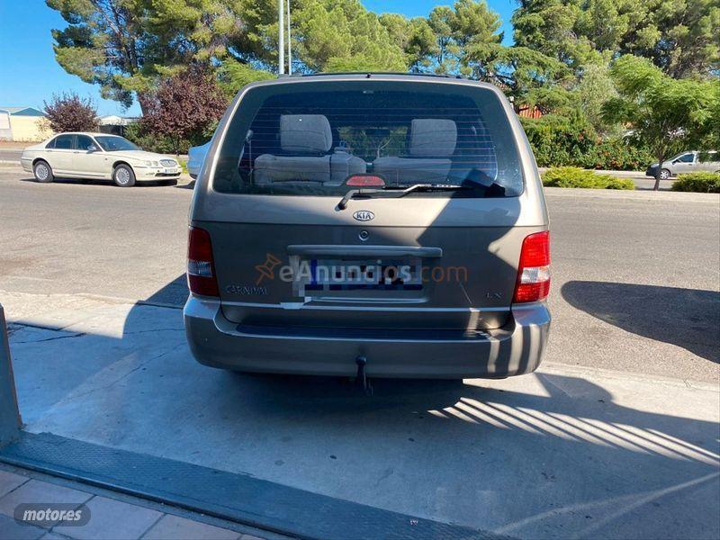 Kia Carnival 2.9 CRDi EX de 2005 con 227.000 Km por 2.999 EUR. en Toledo