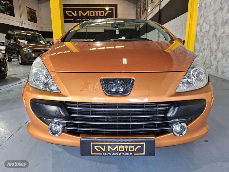 Peugeot 307 CC 1.6 16v de 2006 con 139.000 Km por 5.900 EUR. en Malaga