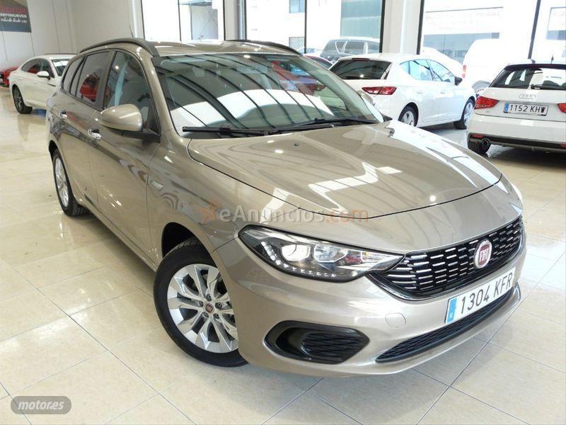 Fiat Tipo 1.4 16v Lounge 70kW 95CV gasolina SW de 2017 con 32.000 Km por 11.899 EUR. en Malaga