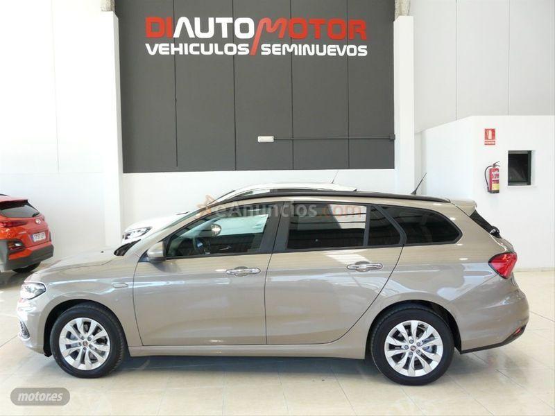 Fiat Tipo 1.4 16v Lounge 70kW 95CV gasolina SW de 2017 con 32.000 Km por 11.899 EUR. en Malaga