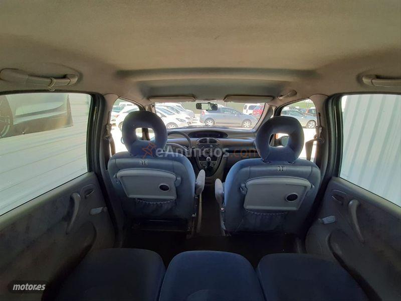 Citroen Xsara Picasso 2.0 HDI de 2002 con 233.000 Km por 2.550 EUR. en Alicante