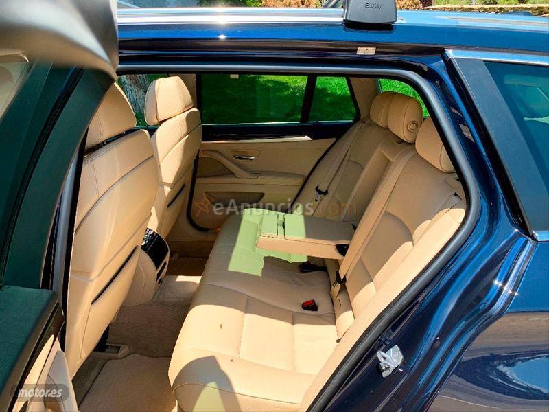 BMW Serie 5 530dA xDrive Touring de 2013 con 220.000 Km por 15.900 EUR. en Madrid