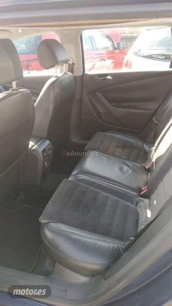 Volkswagen Passat Variant 2.0 TDI Highline de 2005 con 305.000 Km por 4.500 EUR. en La Coruna