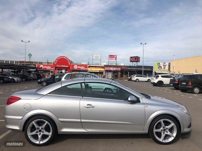 Opel Astra Twin Top 1.8 16v Cosmo Auto de 2008 con 188.000 Km por 7.850 EUR. en Alicante