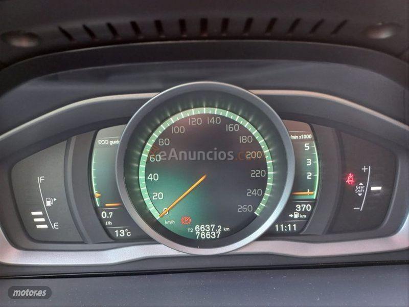 Volvo V 60 2.0 D3 Momentum de 2017 con 76.637 Km por 21.500 EUR. en Barcelona