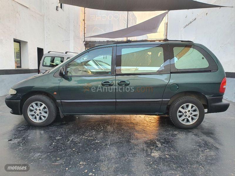Chrysler Voyager LE 3.8 AWD de 2000 con 104.000 Km por 2.900 EUR. en Valencia