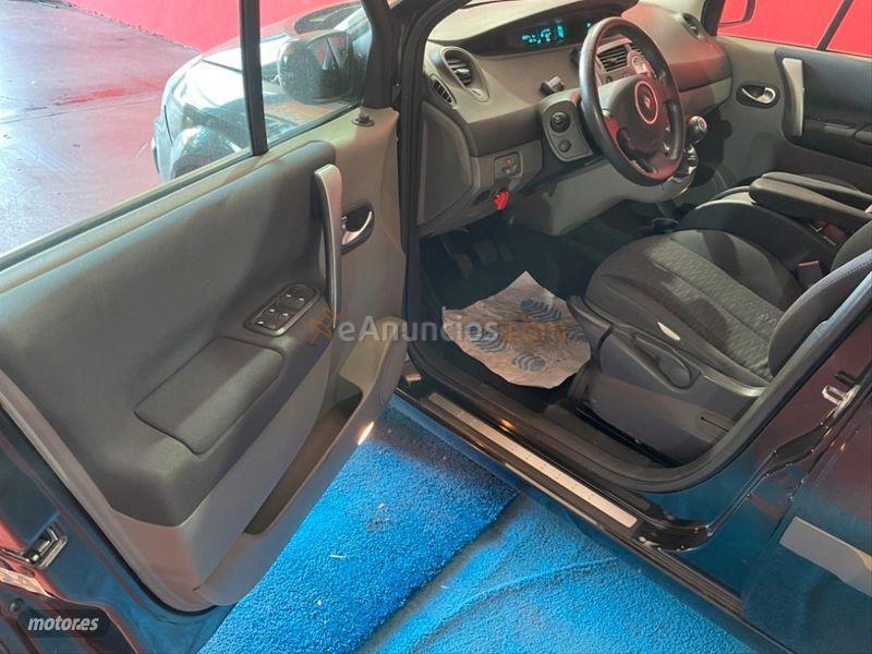 Renault Grand Scenic Dynamique 7 plazas 1.9dCi EU4 de 2007 con 199.000 Km por 3.899 EUR. en Salamanca