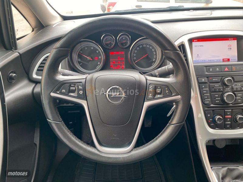 Opel Astra 1.6 CDTi SS 110 CV Business ST de 2014 con 132.309 Km por 7.900 EUR. en Almeria