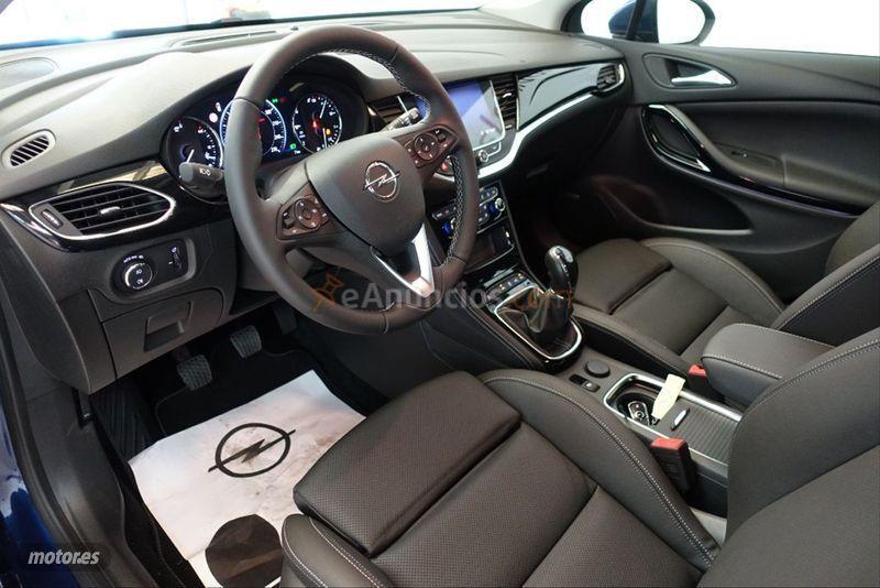 Opel Astra 1.5D DVH 90kW 122CV Elegance ST de 2020 con 9.999 Km por 21.900 EUR. en Salamanca