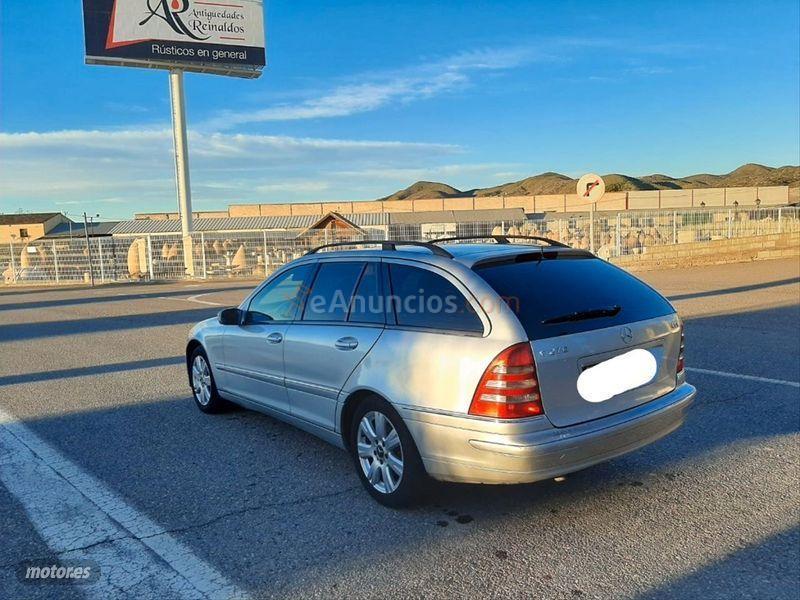 Mercedes Clase C C 270 CDI CLASSIC de 2002 con 582.000 Km por 3.900 EUR. en Murcia