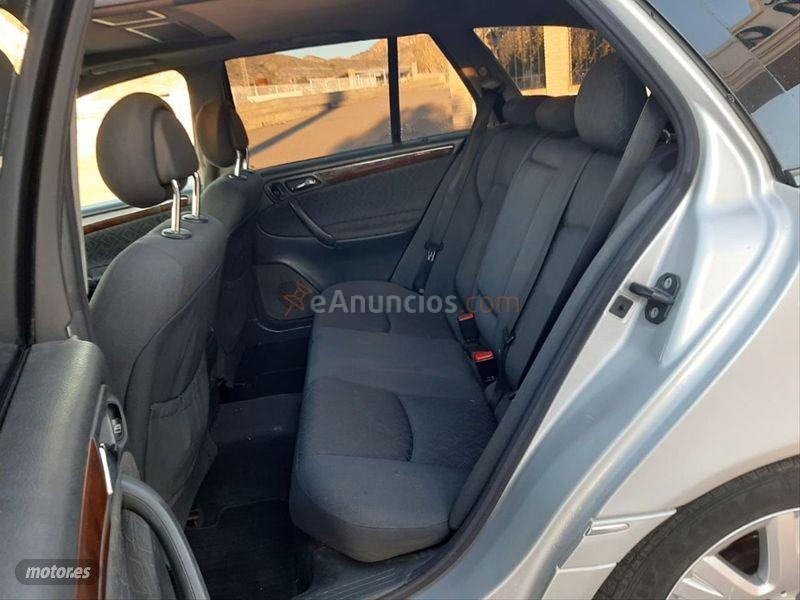 Mercedes Clase C C 270 CDI CLASSIC de 2002 con 582.000 Km por 3.900 EUR. en Murcia