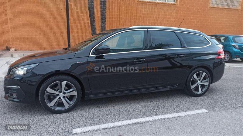 Peugeot 308 SW GT Line 1.2 PureTech 96KW 130CV Aut de 2019 con 32.000 Km por 18.500 EUR. en Malaga