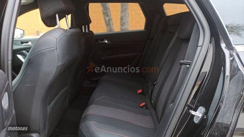 Peugeot 308 SW GT Line 1.2 PureTech 96KW 130CV Aut de 2019 con 32.000 Km por 18.500 EUR. en Malaga