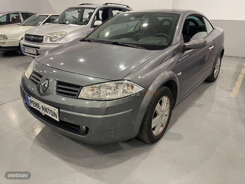 Renault Megane COUPECABR. LUXE DYNAMIQUE 1.9DCI de 2005 con 199.000 Km por 3.490 EUR. en Lleida