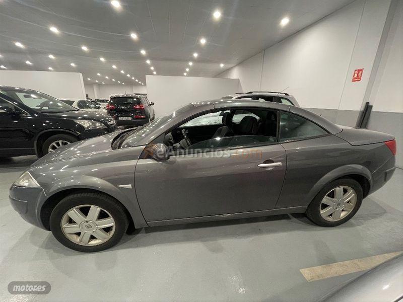 Renault Megane COUPECABR. LUXE DYNAMIQUE 1.9DCI de 2005 con 199.000 Km por 3.490 EUR. en Lleida