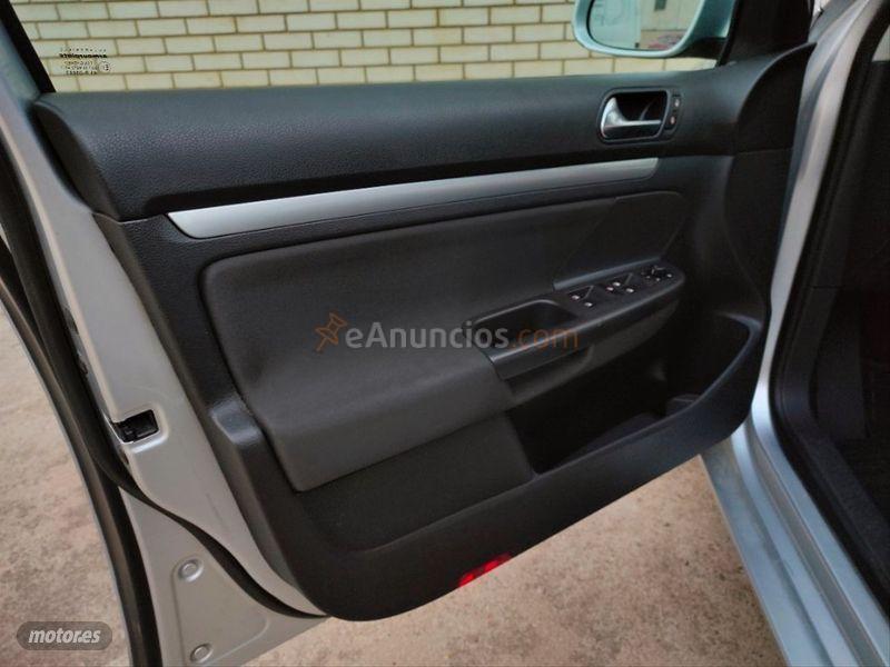 Volkswagen Golf Variant 1.6 TDI 105cv DPF DSG Sport de 2012 con 124.995 Km por 8.990 EUR. en Sevilla