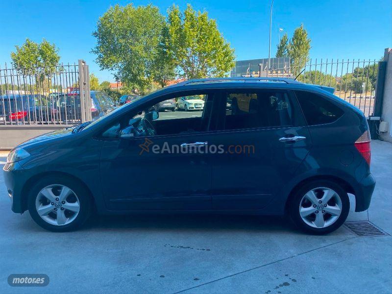 Honda FR-V 1.8 iVTEC Executive Auto de 2008 con 200.000 Km por 6.500 EUR. en Madrid