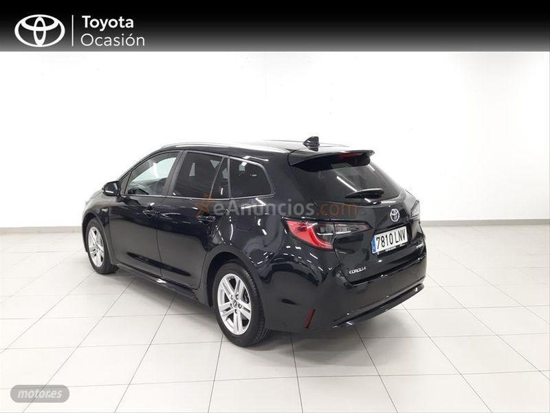 Toyota Corolla 1.8 125H ACTIVE TECH ECVT TOU SPORT de 2021 con 18.229 Km por 22.490 EUR. en Madrid