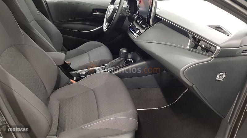 Toyota Corolla 1.8 125H ACTIVE TECH ECVT TOU SPORT de 2021 con 18.229 Km por 22.490 EUR. en Madrid