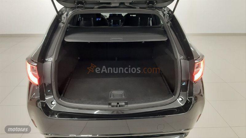 Toyota Corolla 1.8 125H ACTIVE TECH ECVT TOU SPORT de 2021 con 18.229 Km por 22.490 EUR. en Madrid