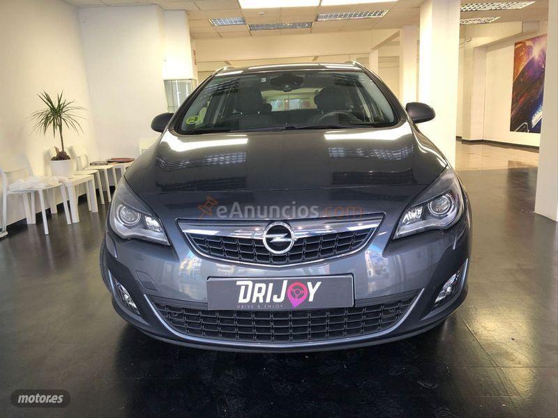 Opel Astra 1.7 CDTi 125 CV Selective ST de 2011 con 240.000 Km por 4.500 EUR. en Barcelona