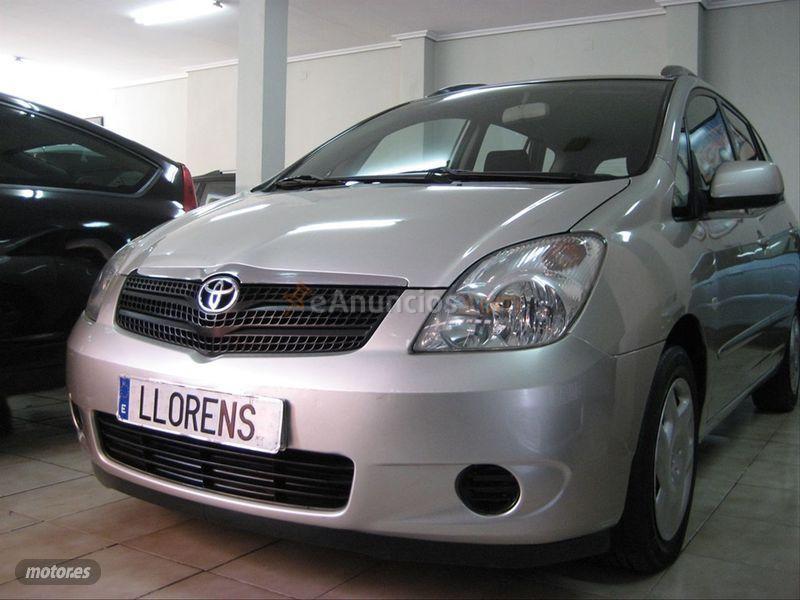 Toyota Corolla Verso 2.0 D4D Linea Sol de 2003 con 190.000 Km por 3.300 EUR. en Castellon