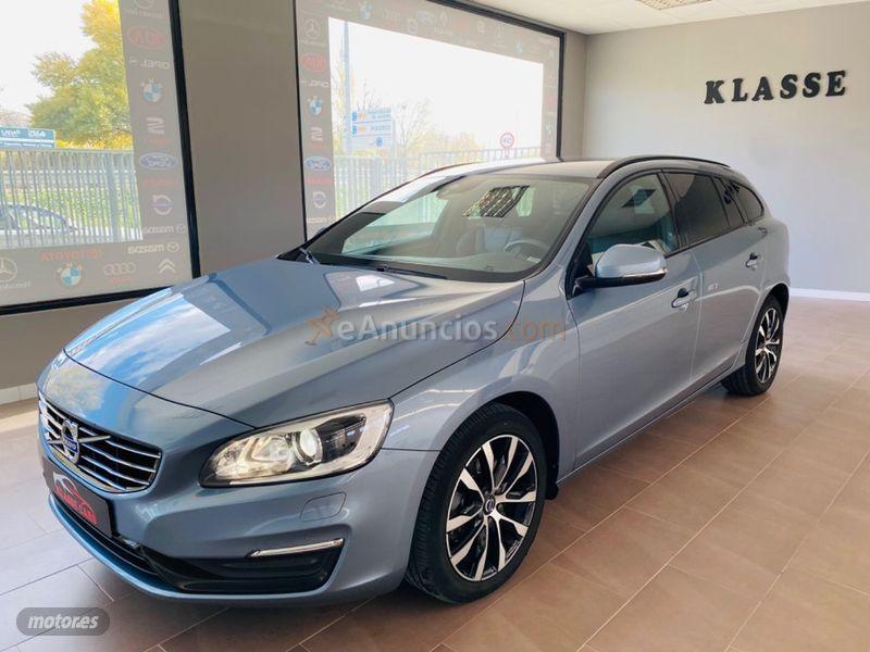Volvo V 60 2.0 D4 Momentum de 2018 con 41.800 Km por 23.400 EUR. en Madrid