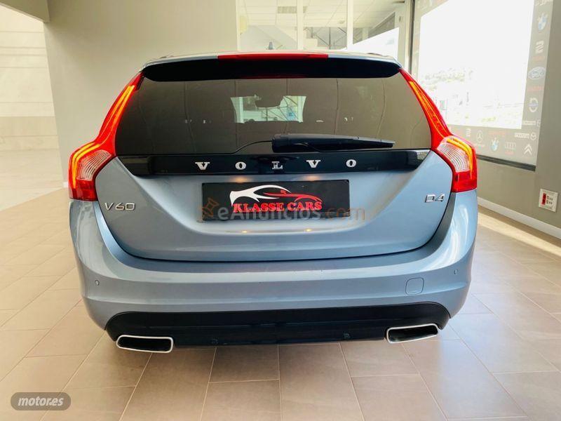Volvo V 60 2.0 D4 Momentum de 2018 con 41.800 Km por 23.400 EUR. en Madrid