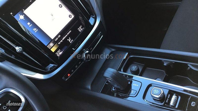 Volvo V 60 2.0 B4 D Momentum Pro Auto de 2021 con 17.500 Km por 36.900 EUR. en Salamanca